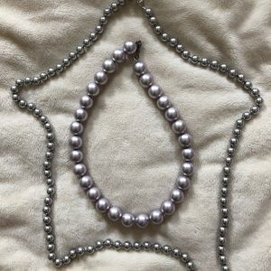 Faux pearls in gray tones good condition